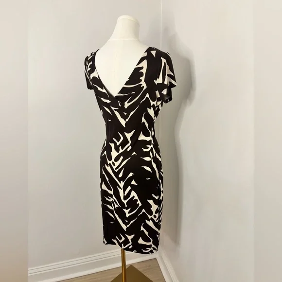 Diane Von Furstenberg Vintage Brown & Ivory Silk Abstract Dress Size 8. - Picture 5 of 10
